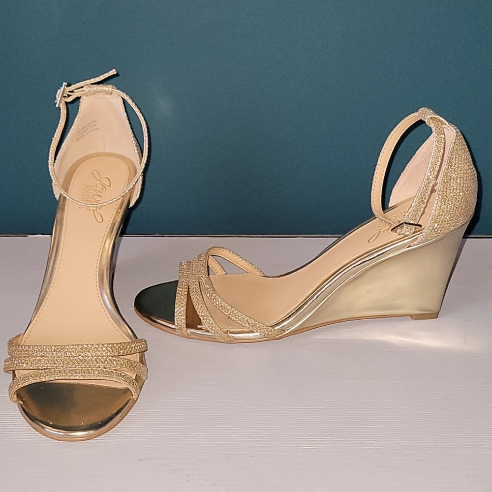 Jewel Badgley Mischka Antonette Gold Wedes